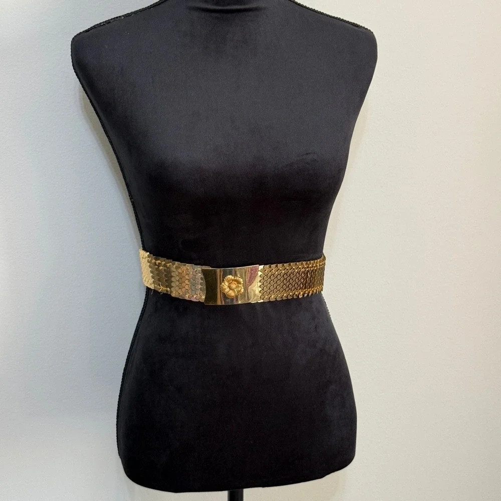 Vtg Gold Tone Metal Flower Belt Elastic Chain‎ Mesh Fishtail Buckle stretch glam